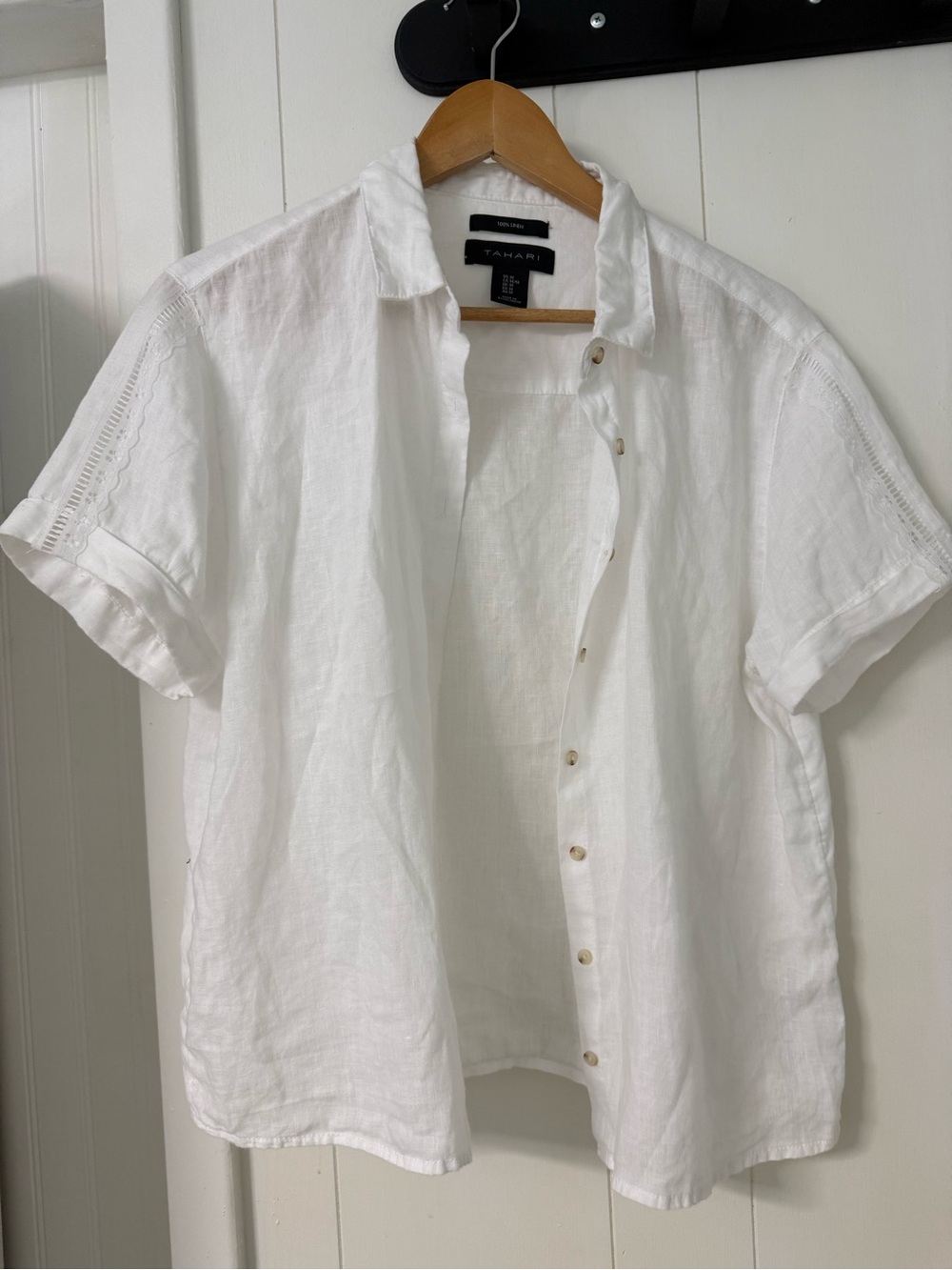 Tahari White Short-Sleeve Linen Button-Down Shirt - Picture 2 of 4